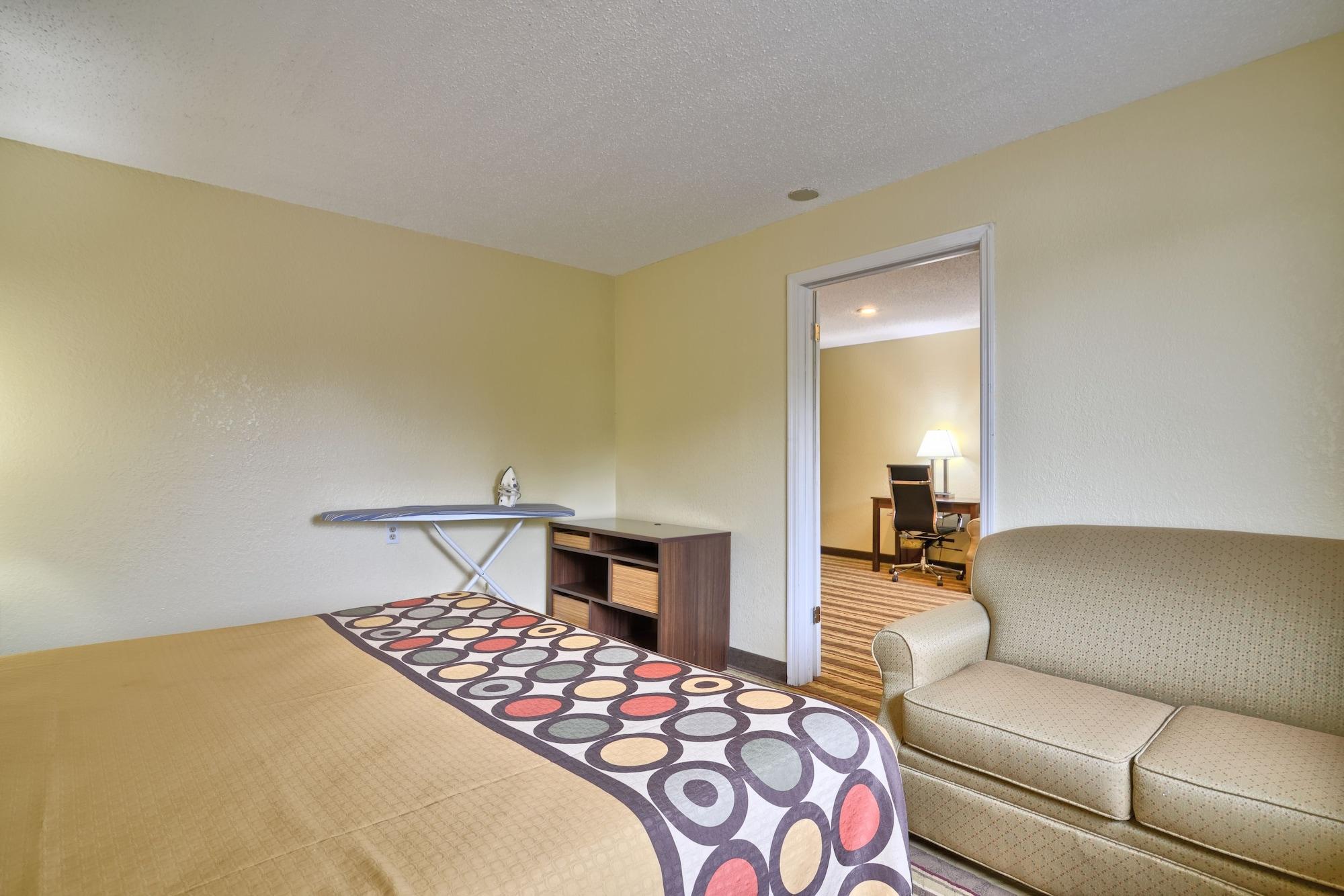 Отель Super 8 By Wyndham Latham - Albany Airport Экстерьер фото