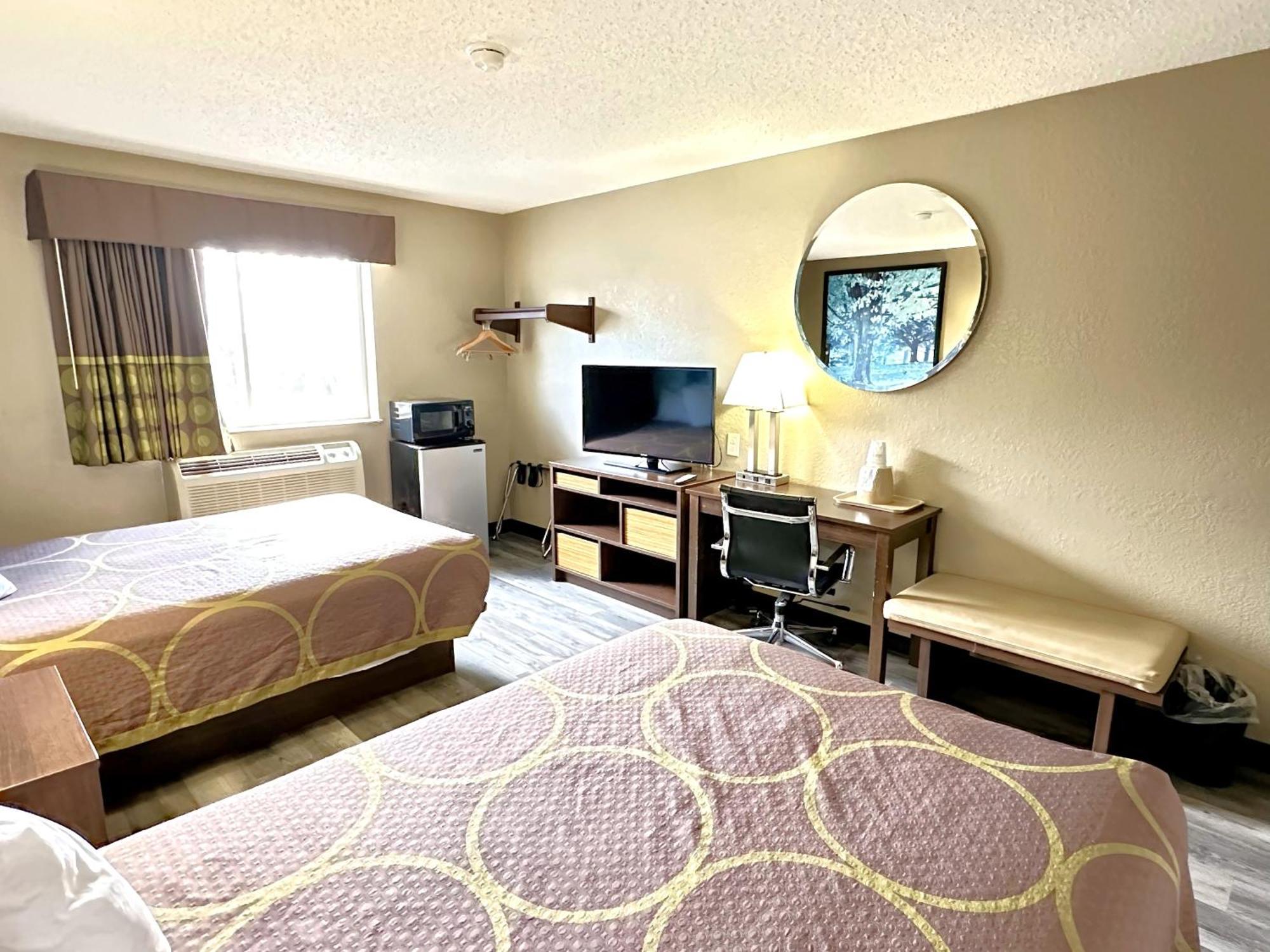 Отель Super 8 By Wyndham Latham - Albany Airport Экстерьер фото